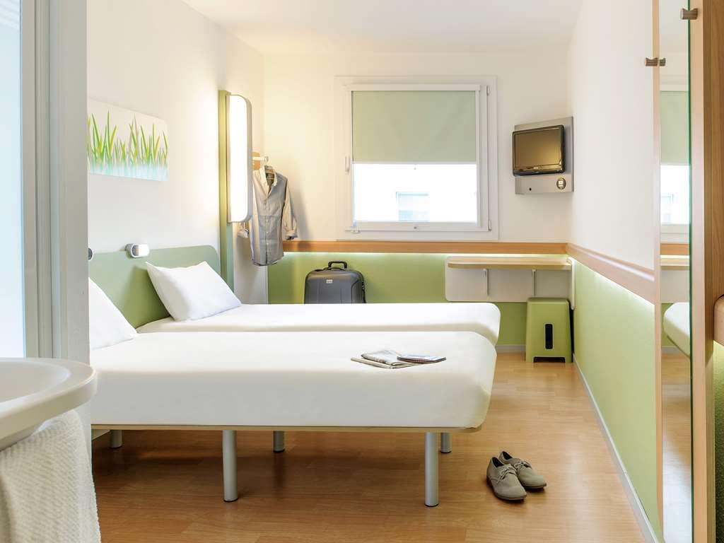 ibis budget Poitiers Nord Futuroscope Chasseneuil-du-Poitou Zimmer foto